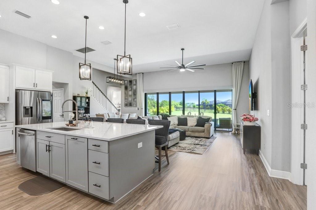 7008 MAINLAND AVE, APOLLO BEACH, FL, 33572