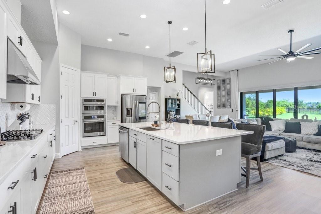7008 MAINLAND AVE, APOLLO BEACH, FL, 33572
