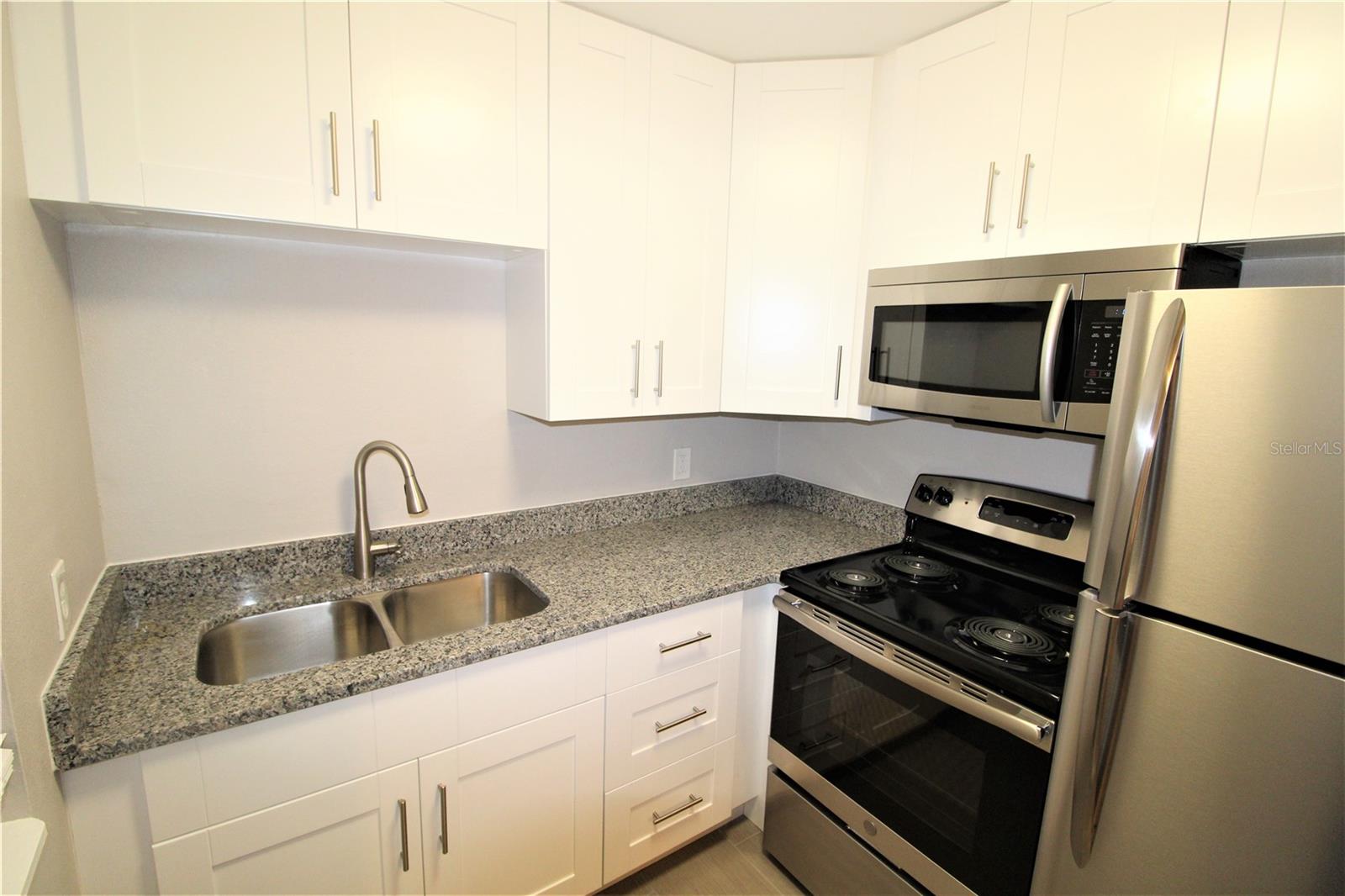 3001 BEE RIDGE RD #109, SARASOTA, FL, 34239