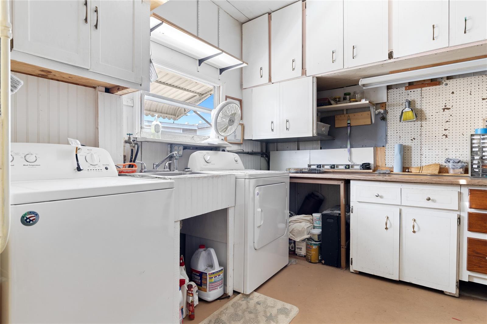 202 HARVEST LN, NORTH FORT MYERS, FL, 33917
