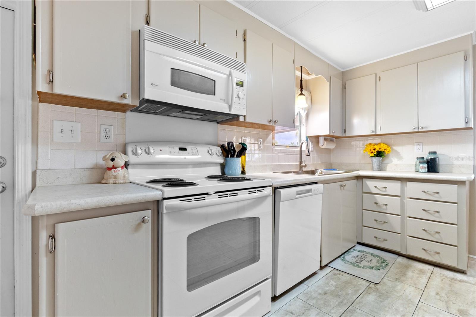 202 HARVEST LN, NORTH FORT MYERS, FL, 33917