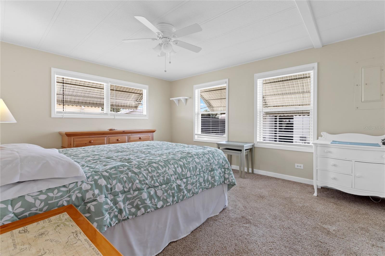 202 HARVEST LN, NORTH FORT MYERS, FL, 33917