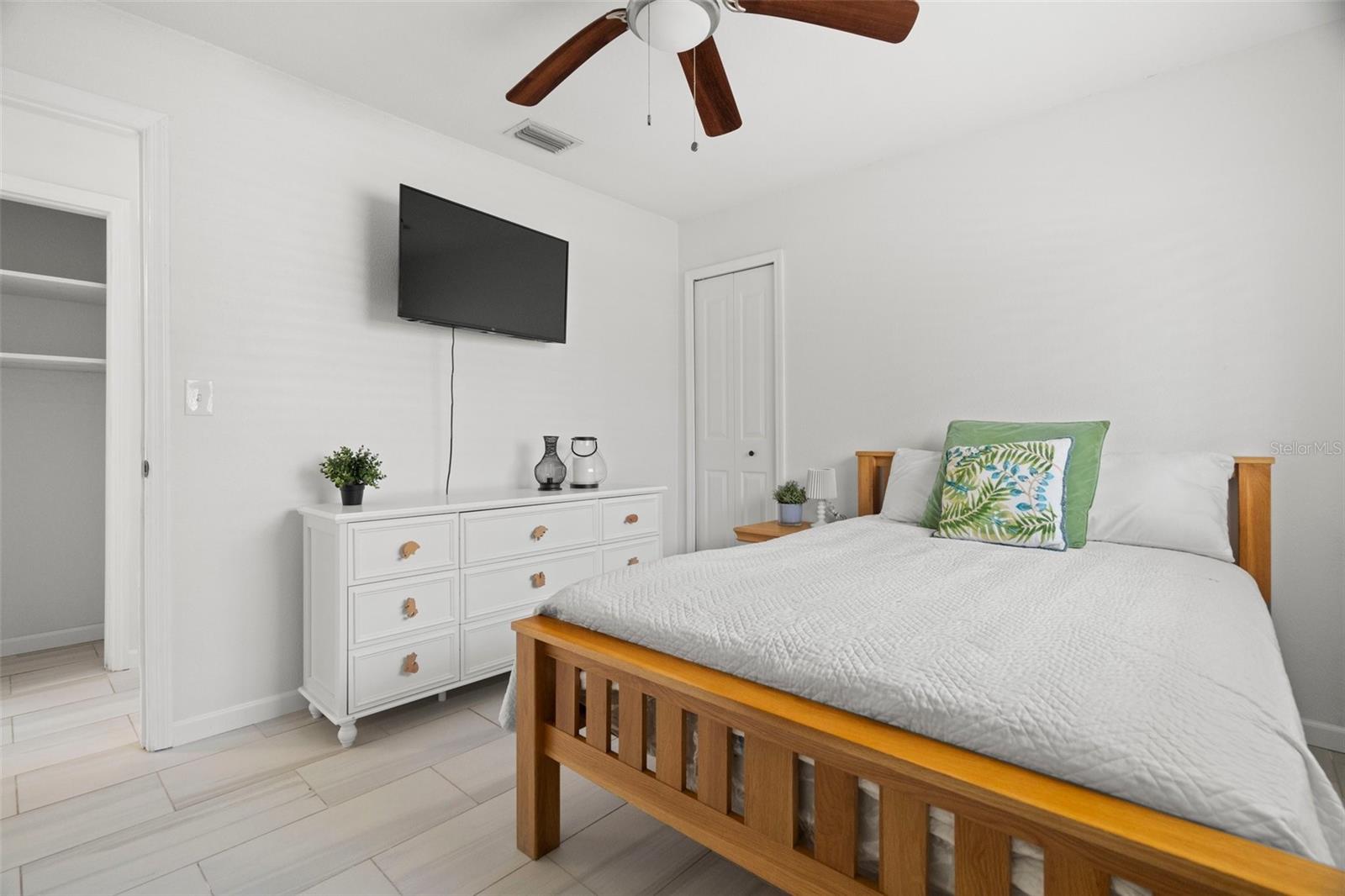 347 PATICA RD NE, ST PETERSBURG, FL, 33702