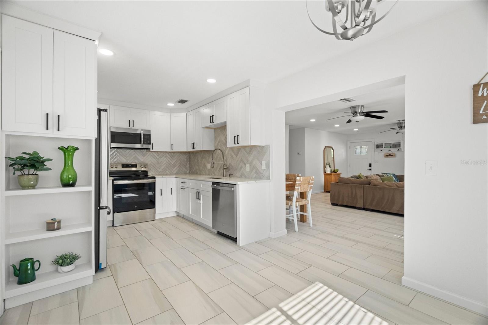 347 PATICA RD NE, ST PETERSBURG, FL, 33702