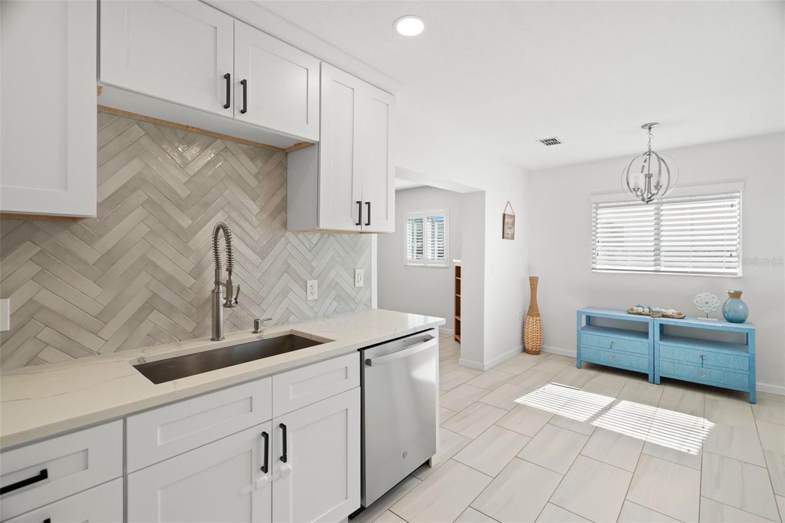 347 PATICA RD NE, ST PETERSBURG, FL, 33702