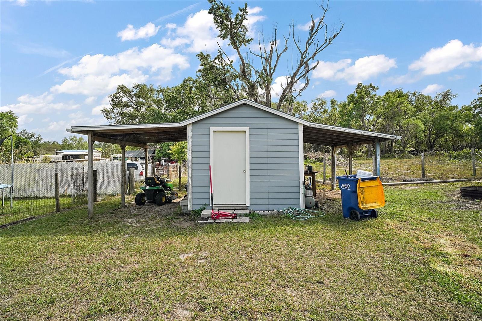 13716 KANSAS AVE, ASTATULA, FL, 34705
