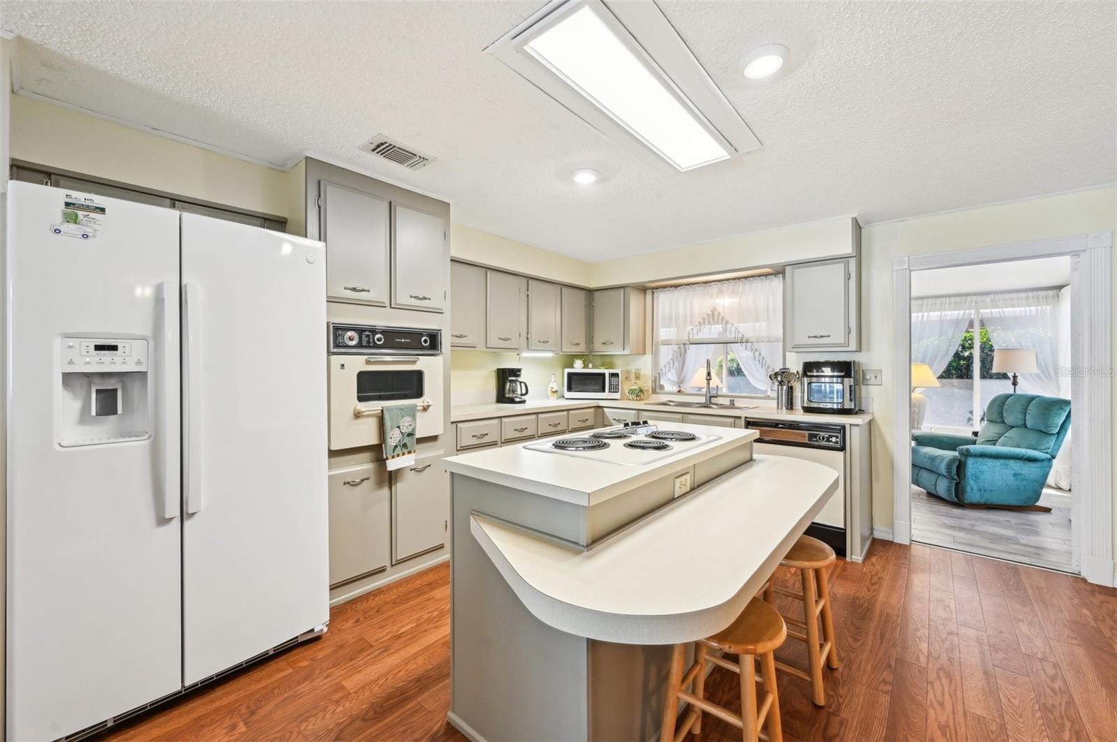 8534 IMPERIAL CIR, PALMETTO, FL, 34221