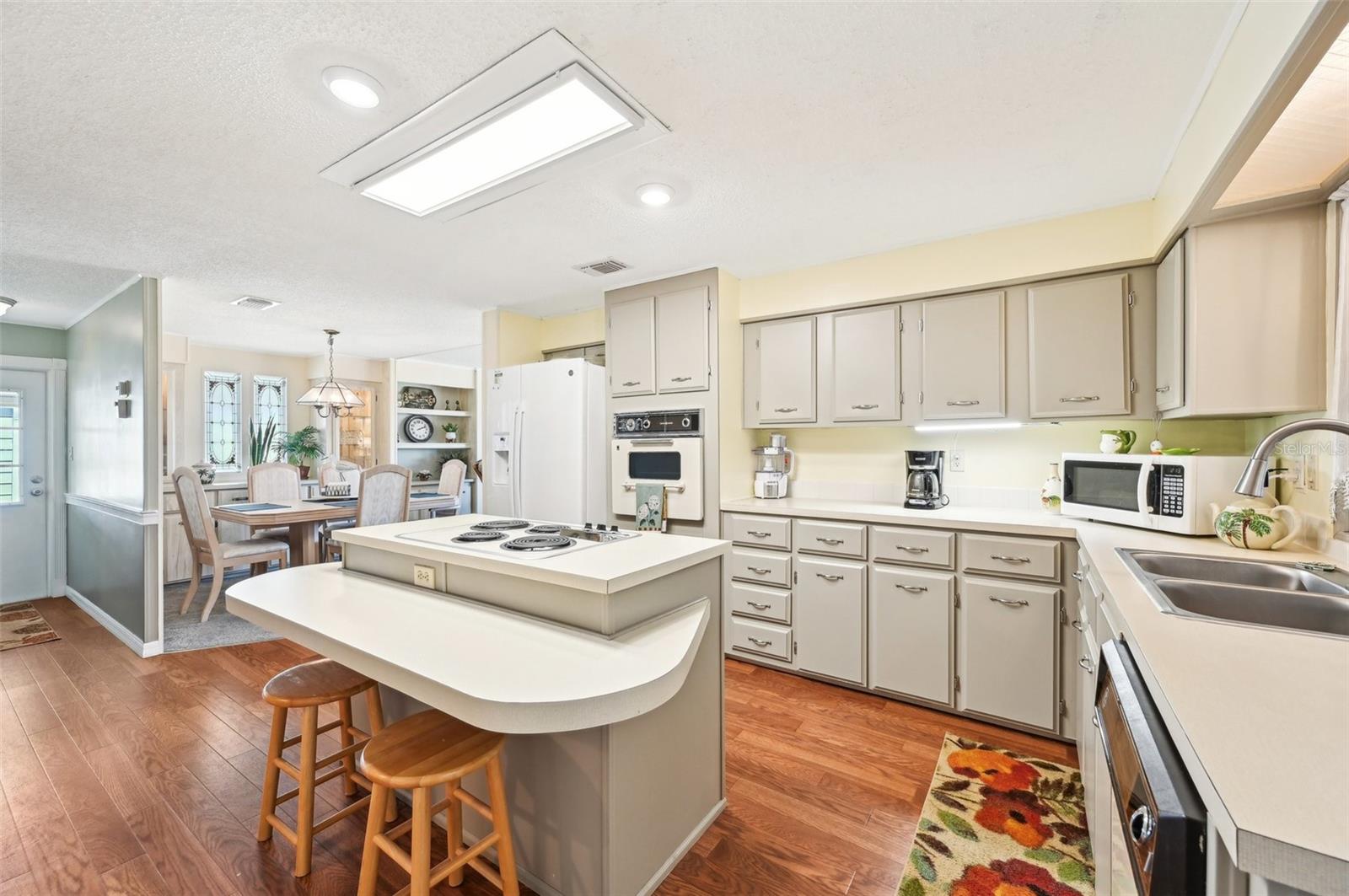 8534 IMPERIAL CIR, PALMETTO, FL, 34221