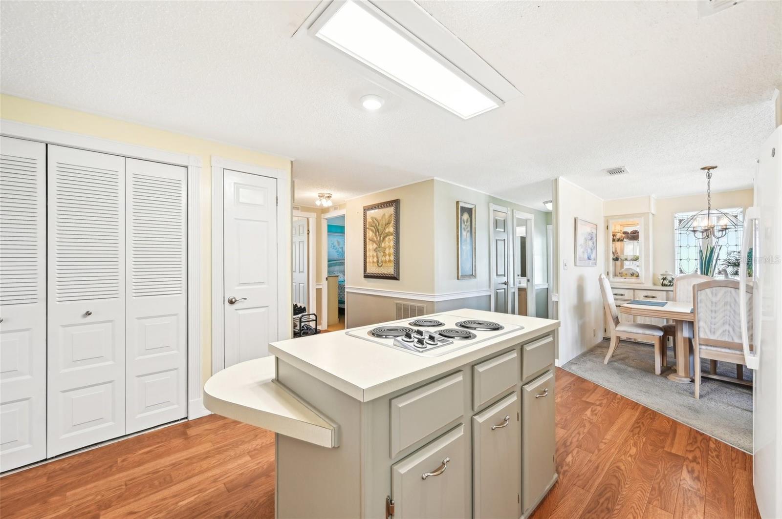 8534 IMPERIAL CIR, PALMETTO, FL, 34221