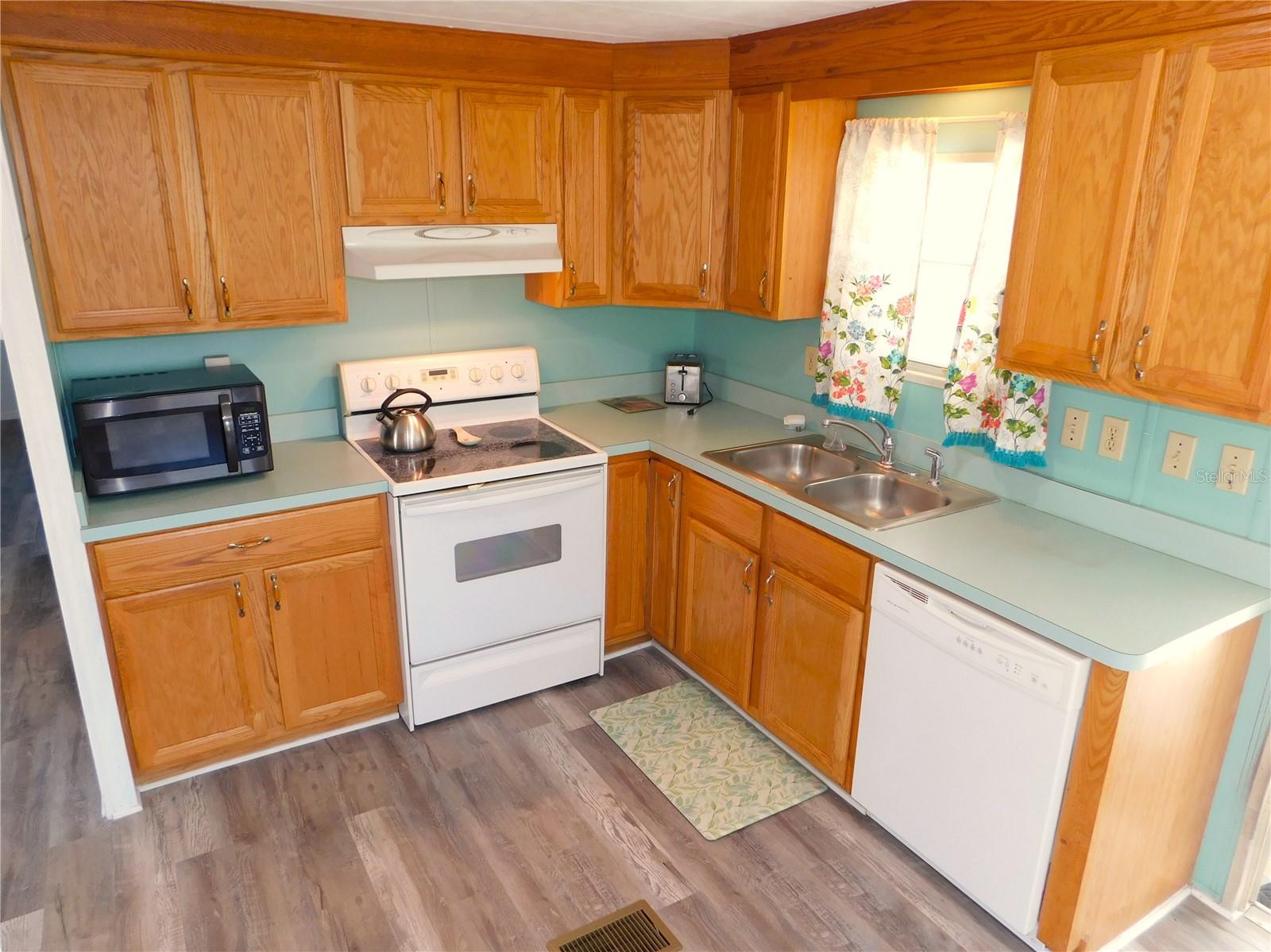 5244 BETTY ST, ZEPHYRHILLS, FL, 33542