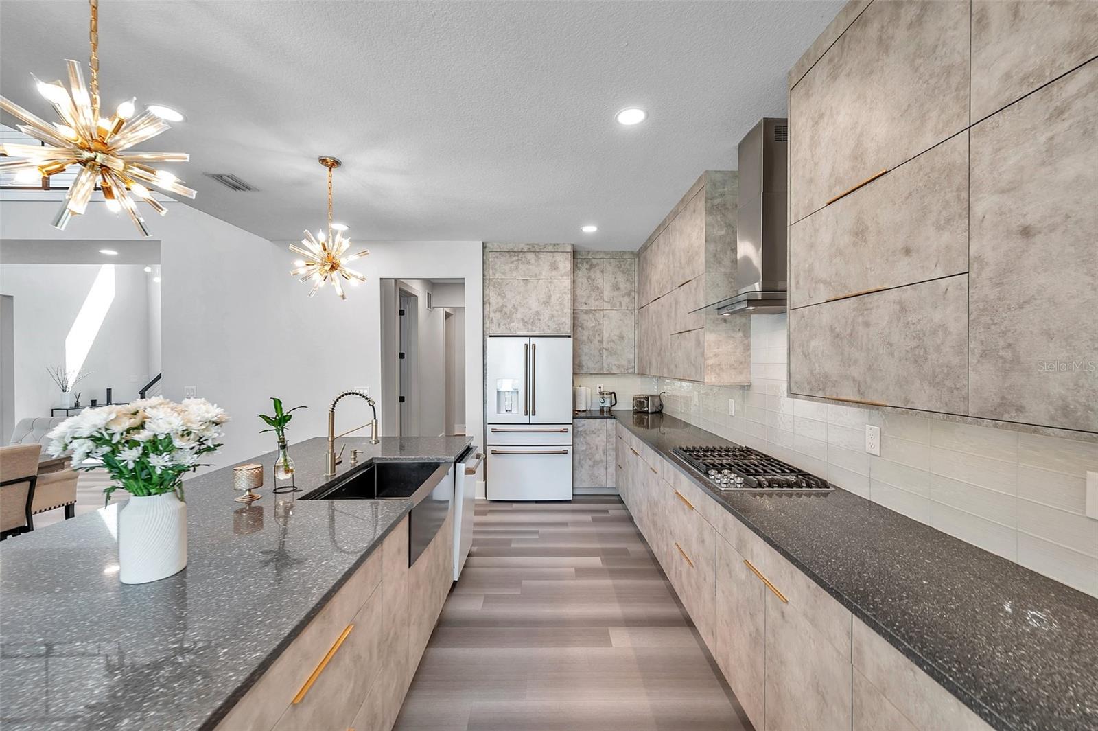 2140 CATALINA DR, CLEARWATER, FL, 33764