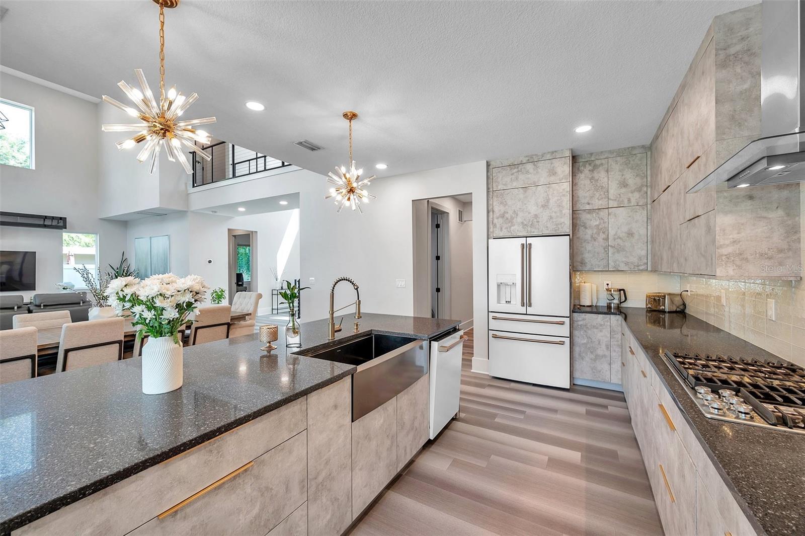 2140 CATALINA DR, CLEARWATER, FL, 33764