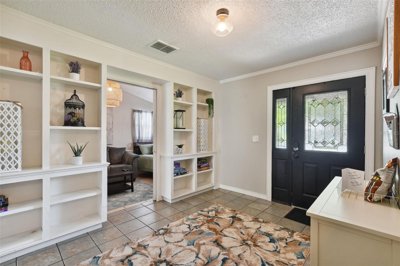 4818 HOLIDAY DR, TAMPA, FL, 33615