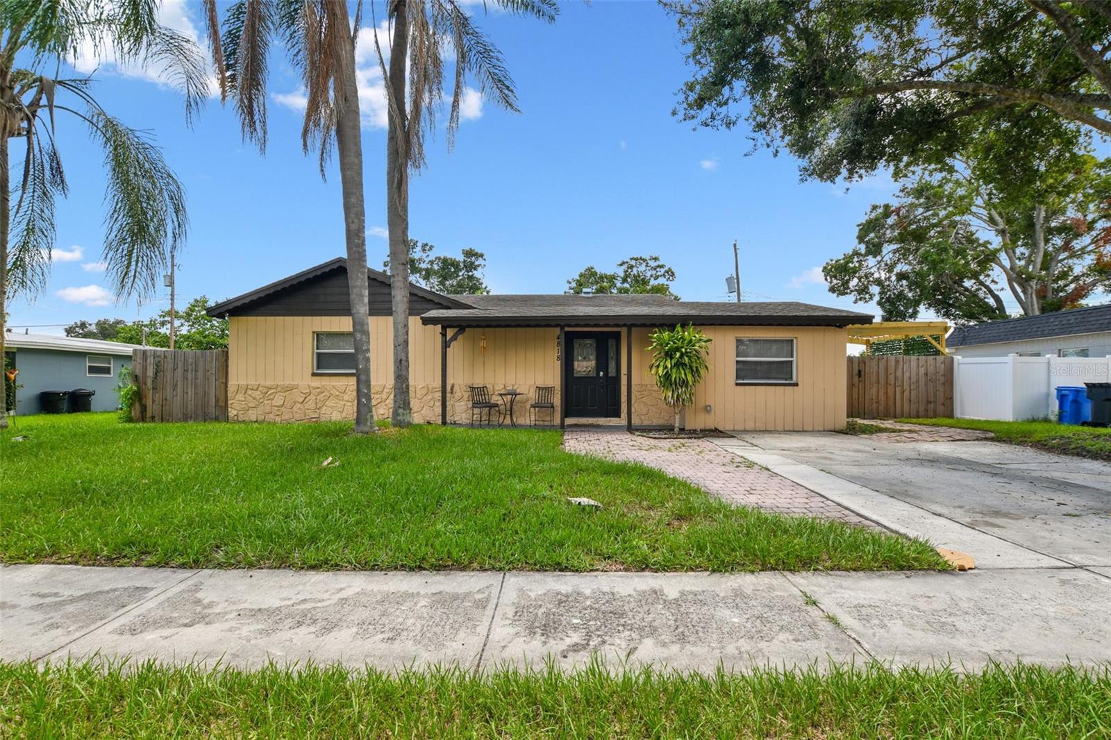 4818 HOLIDAY DR, TAMPA, FL, 33615