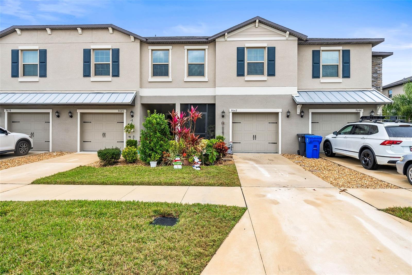 9642 PEMBROOKE PINES DR, SUN CITY CENTER, FL, 33573