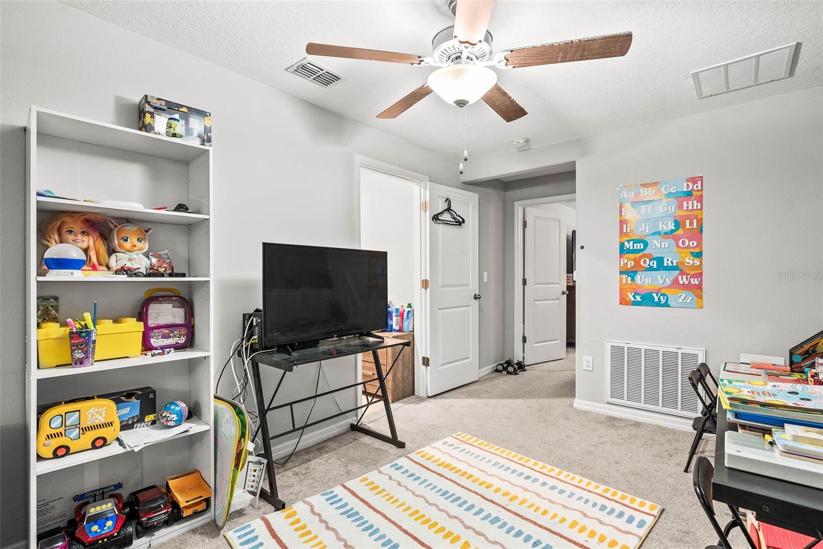 9642 PEMBROOKE PINES DR, SUN CITY CENTER, FL, 33573