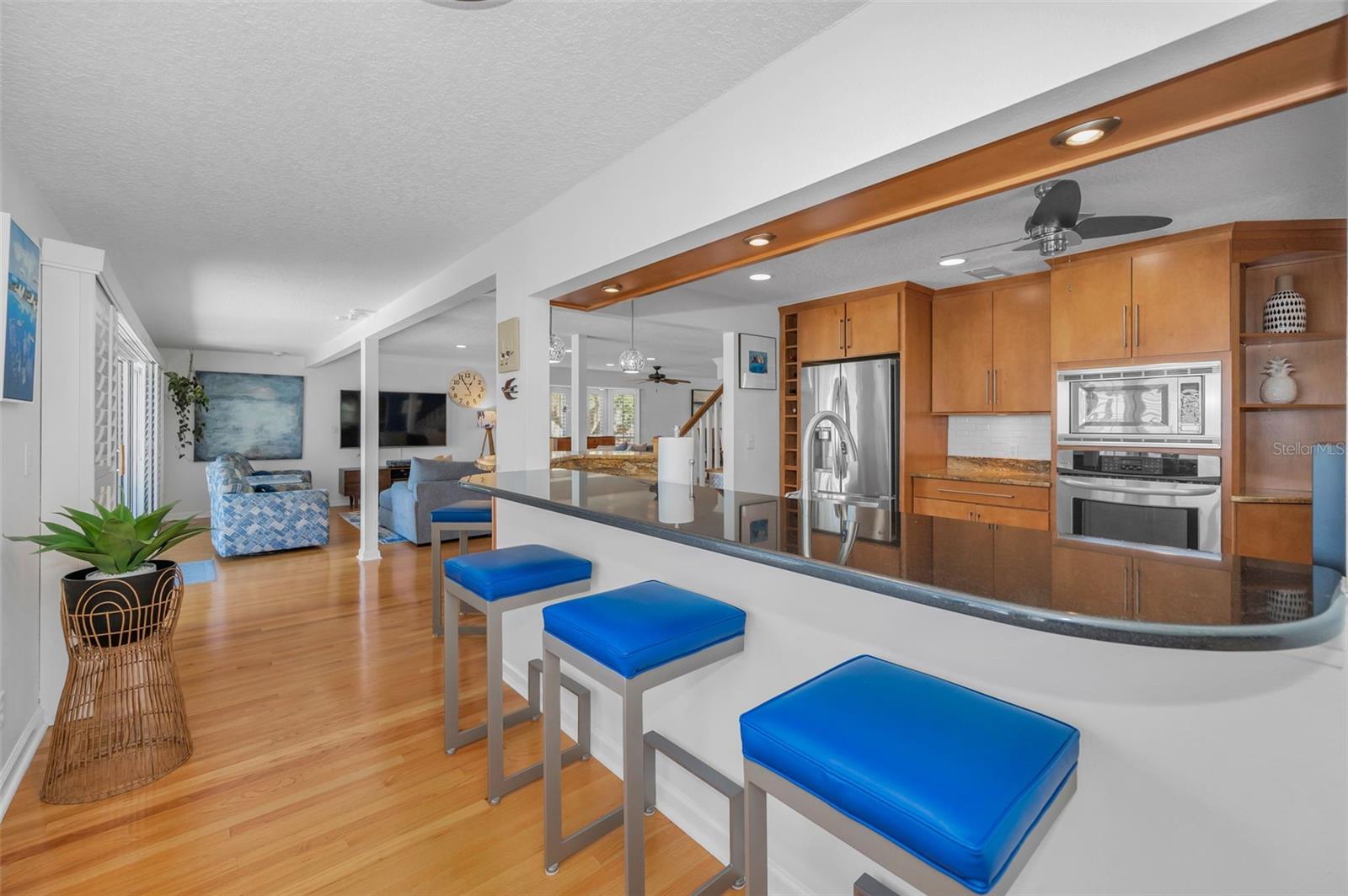 610 SHORE DR E, OLDSMAR, FL, 34677