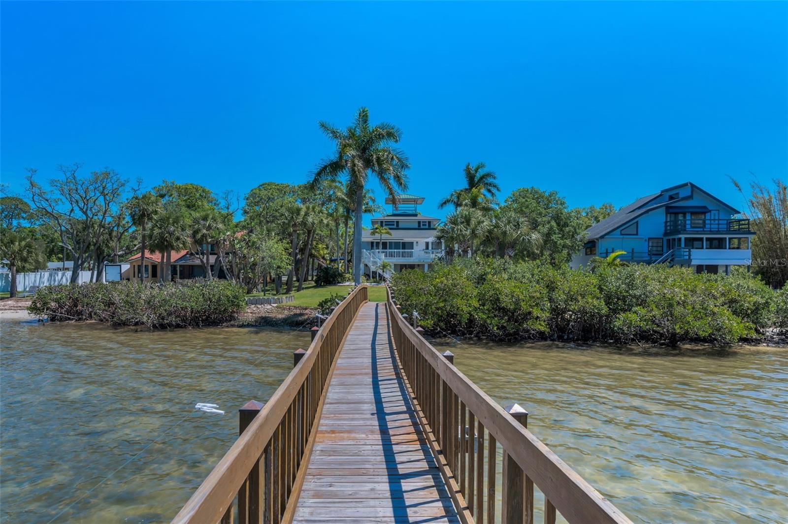 610 SHORE DR E, OLDSMAR, FL, 34677