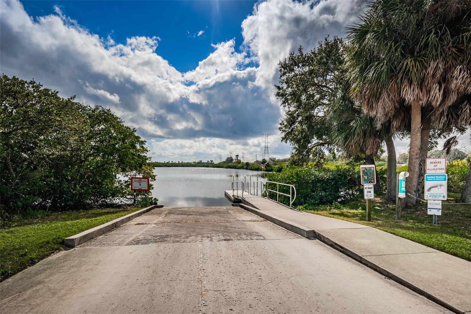 610 SHORE DR E, OLDSMAR, FL, 34677