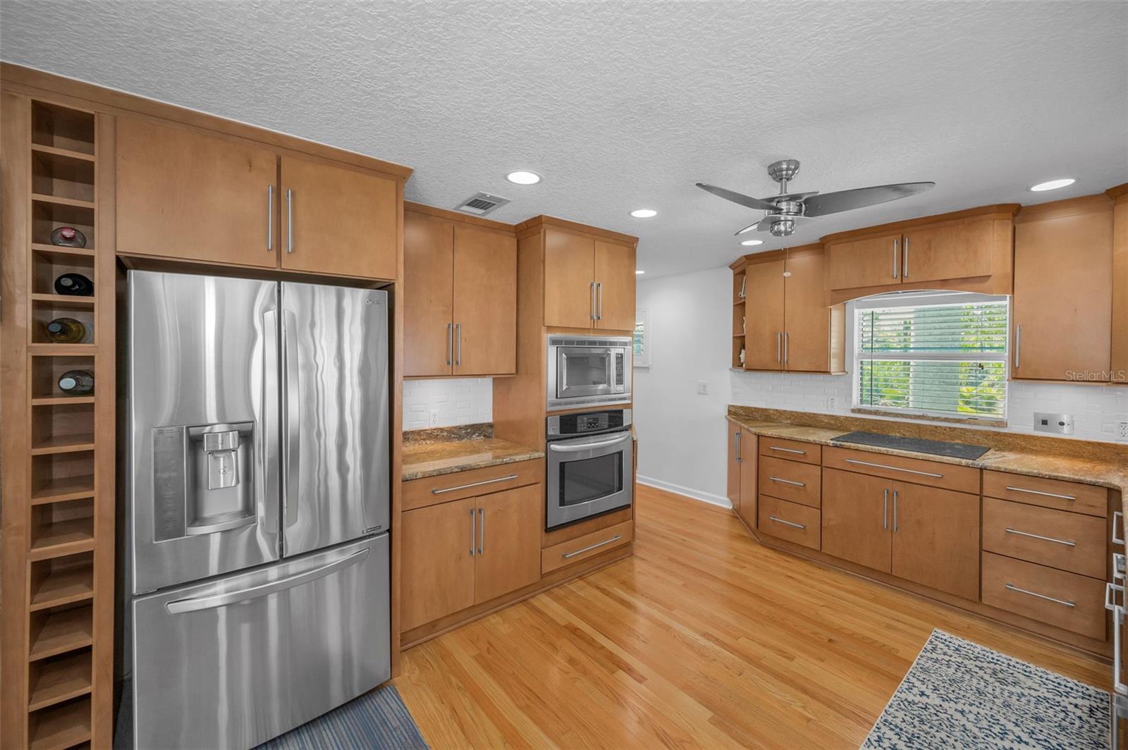 610 SHORE DR E, OLDSMAR, FL, 34677