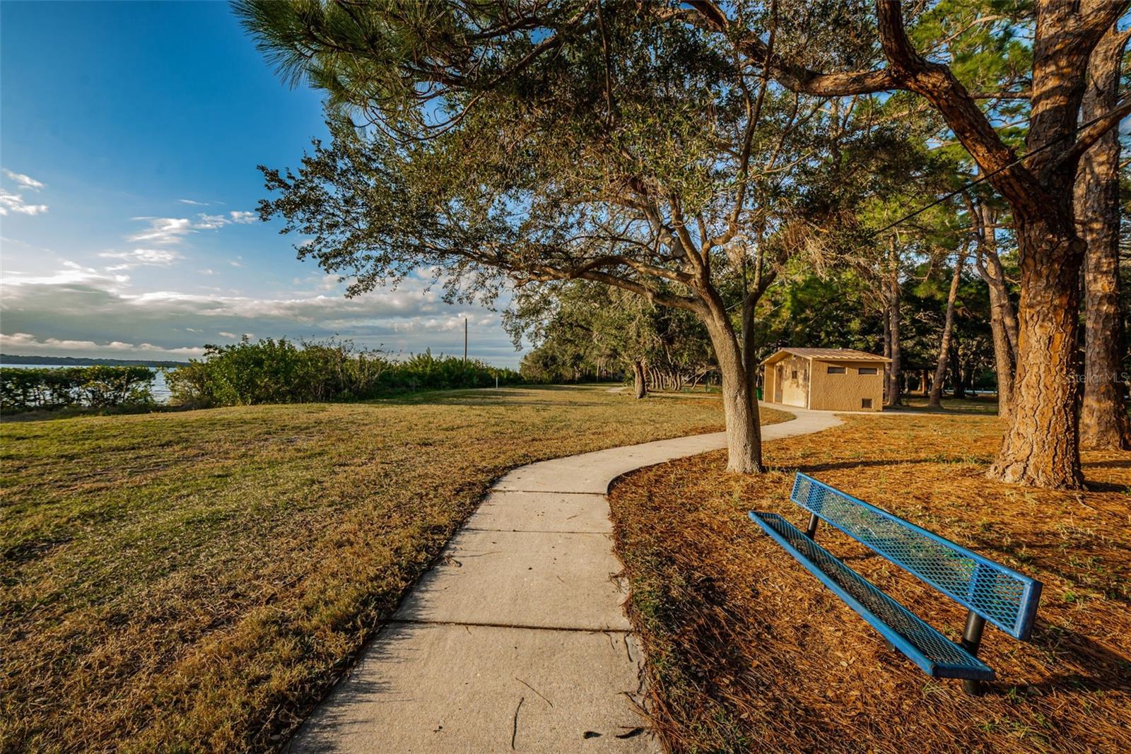 610 SHORE DR E, OLDSMAR, FL, 34677