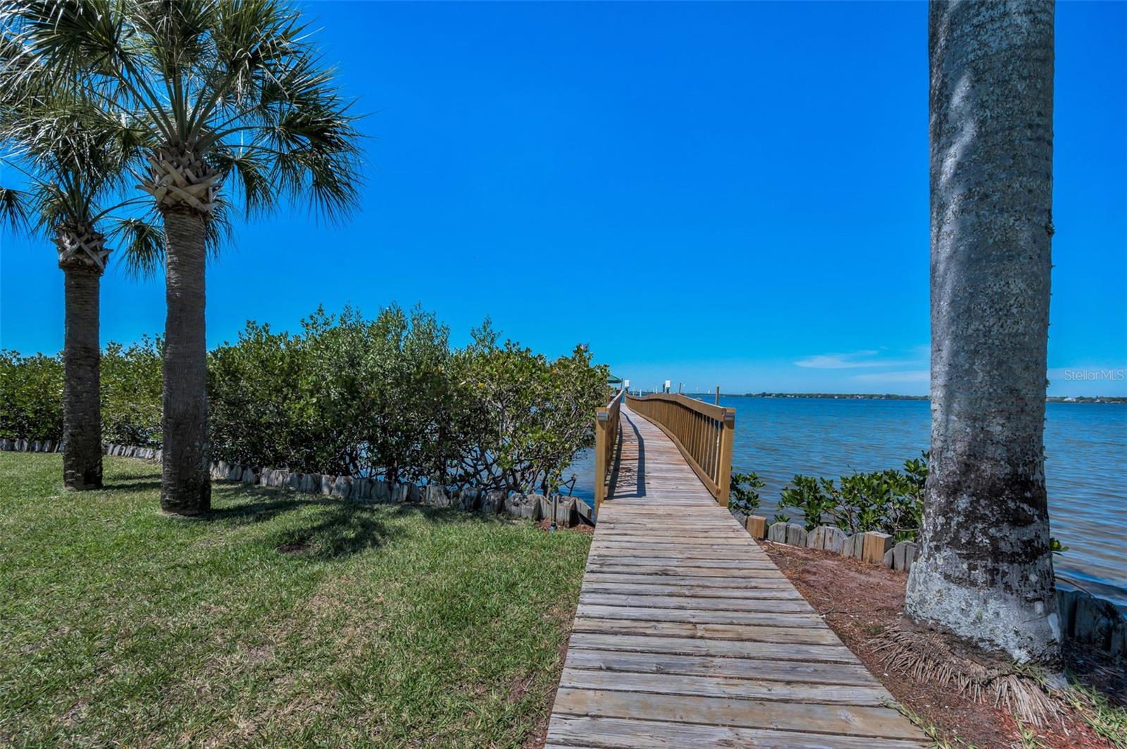 610 SHORE DR E, OLDSMAR, FL, 34677