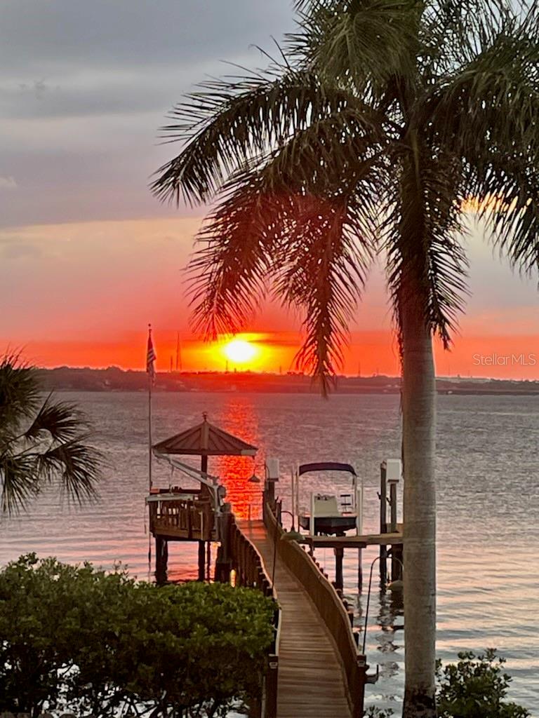 610 SHORE DR E, OLDSMAR, FL, 34677