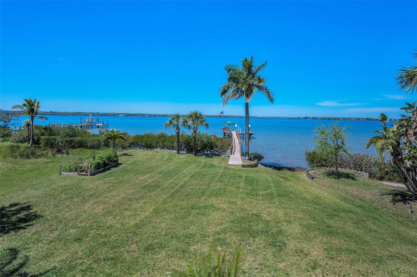 610 SHORE DR E, OLDSMAR, FL, 34677
