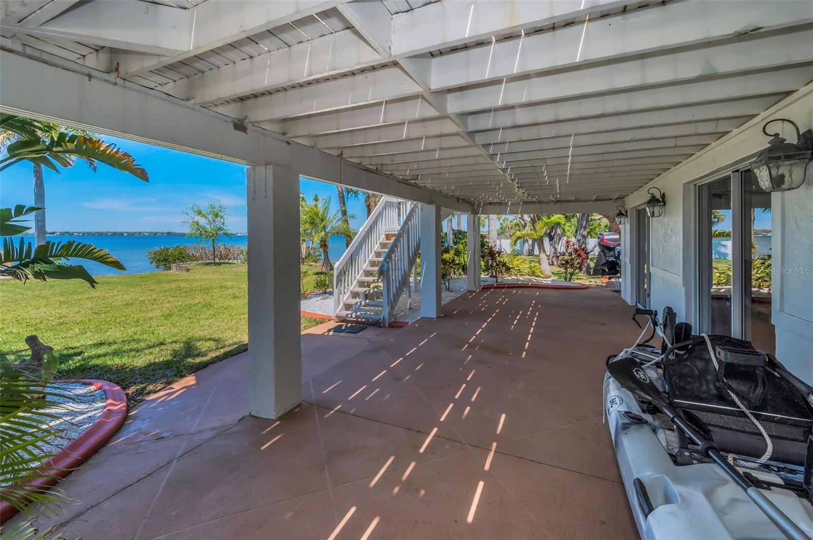 610 SHORE DR E, OLDSMAR, FL, 34677