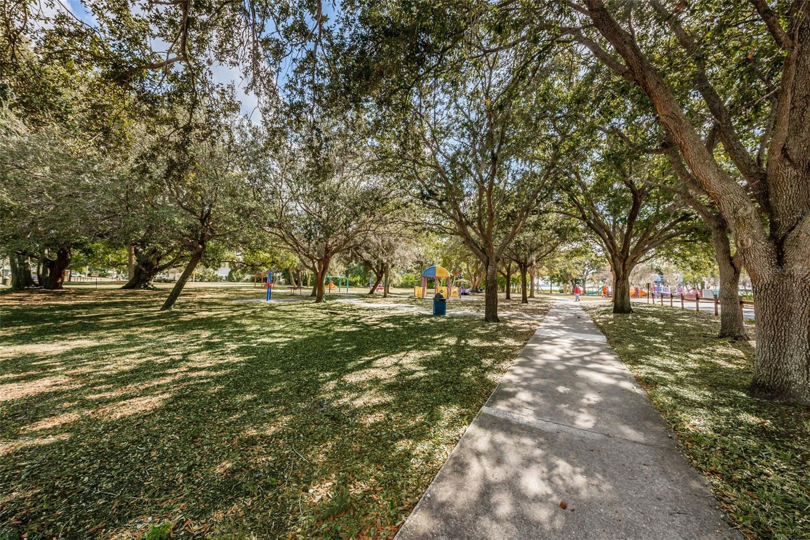 610 SHORE DR E, OLDSMAR, FL, 34677