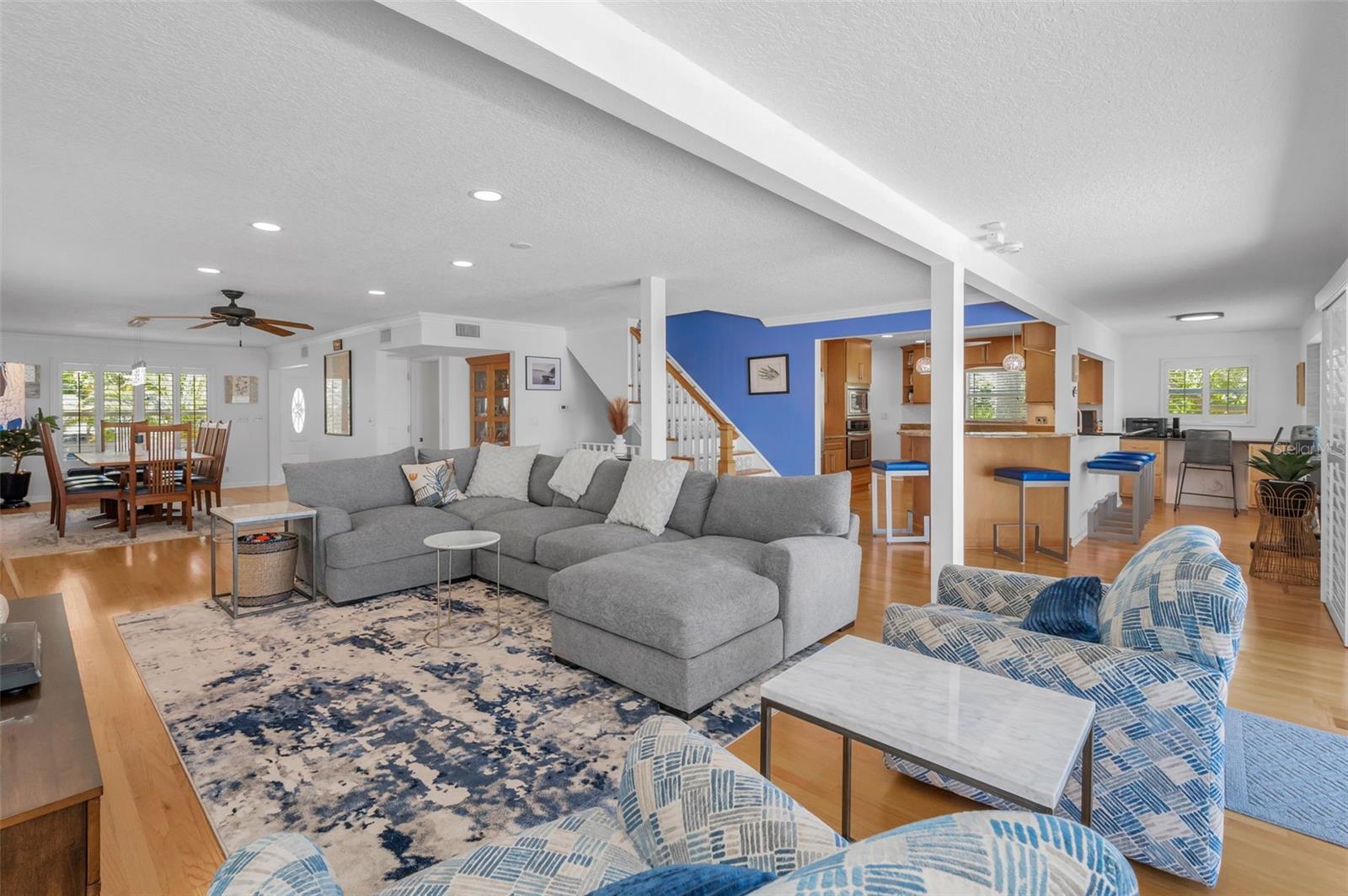 610 SHORE DR E, OLDSMAR, FL, 34677