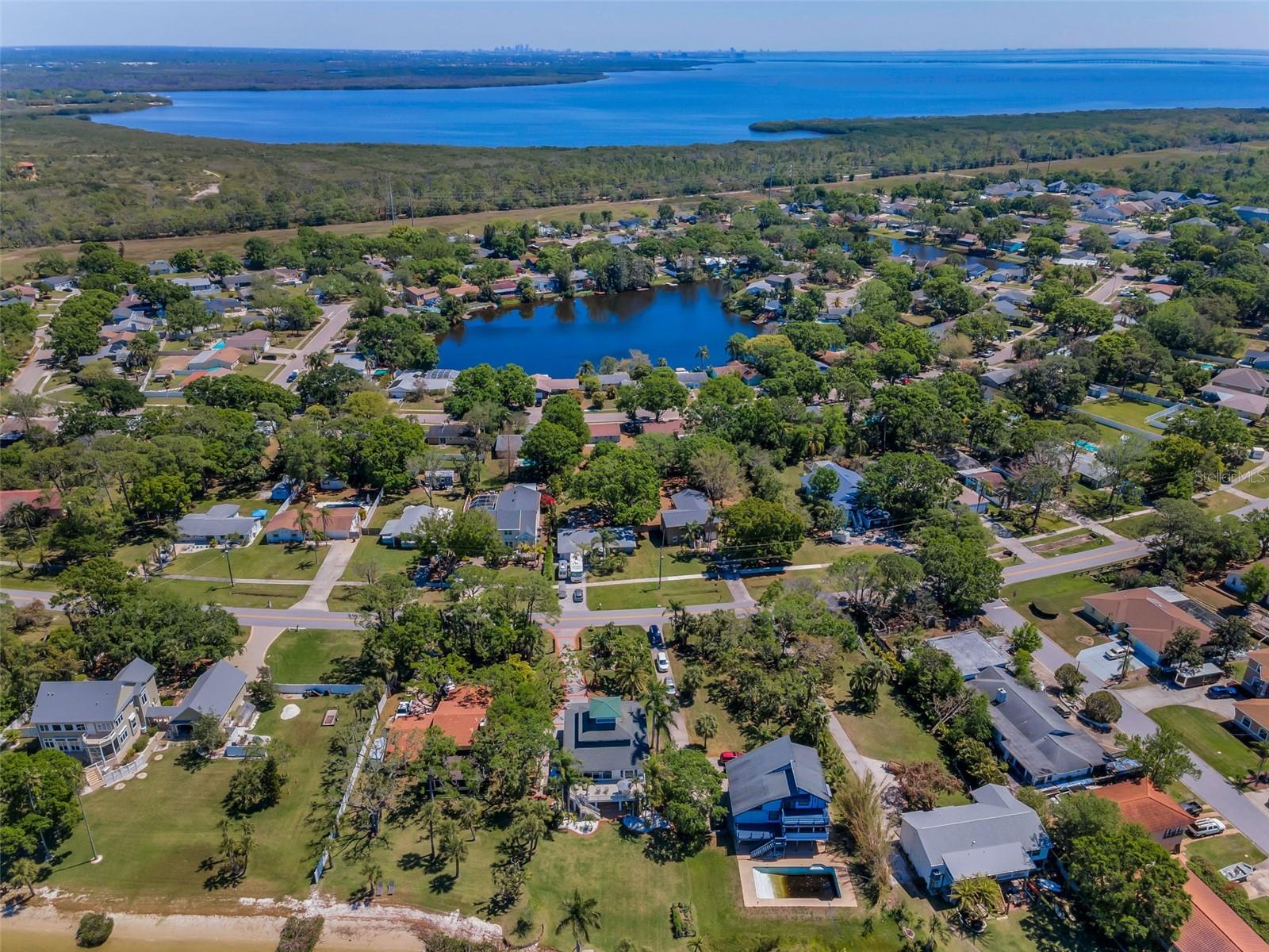 610 SHORE DR E, OLDSMAR, FL, 34677