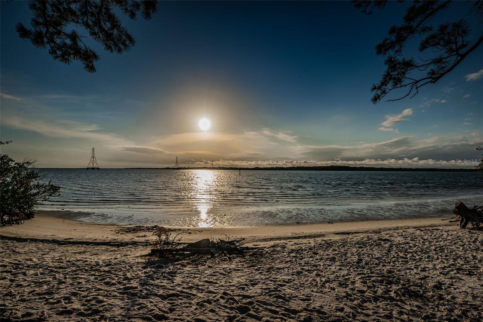 610 SHORE DR E, OLDSMAR, FL, 34677