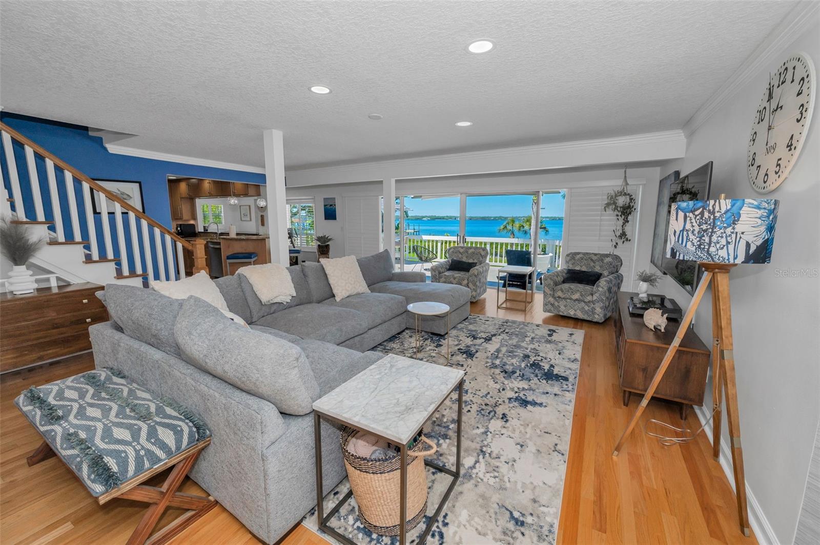 610 SHORE DR E, OLDSMAR, FL, 34677