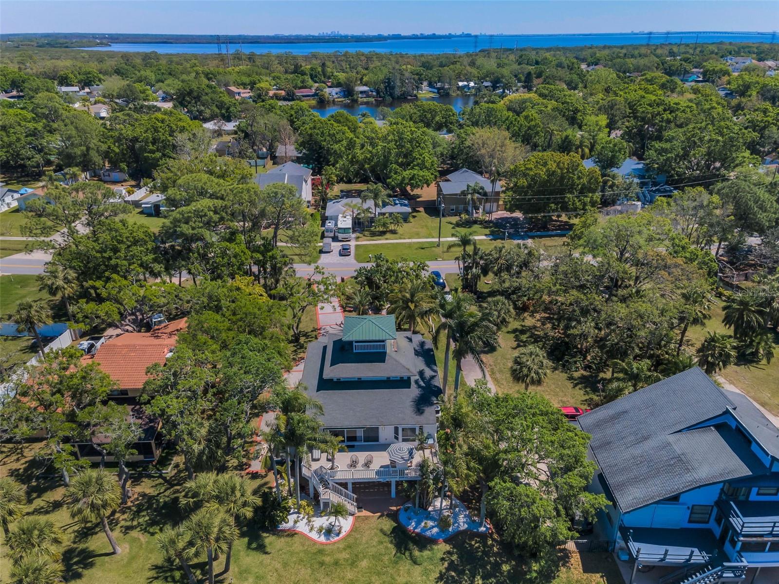 610 SHORE DR E, OLDSMAR, FL, 34677