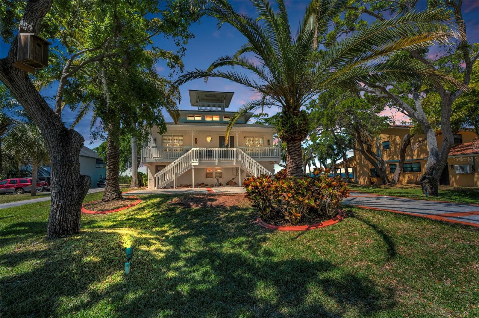 610 SHORE DR E, OLDSMAR, FL, 34677