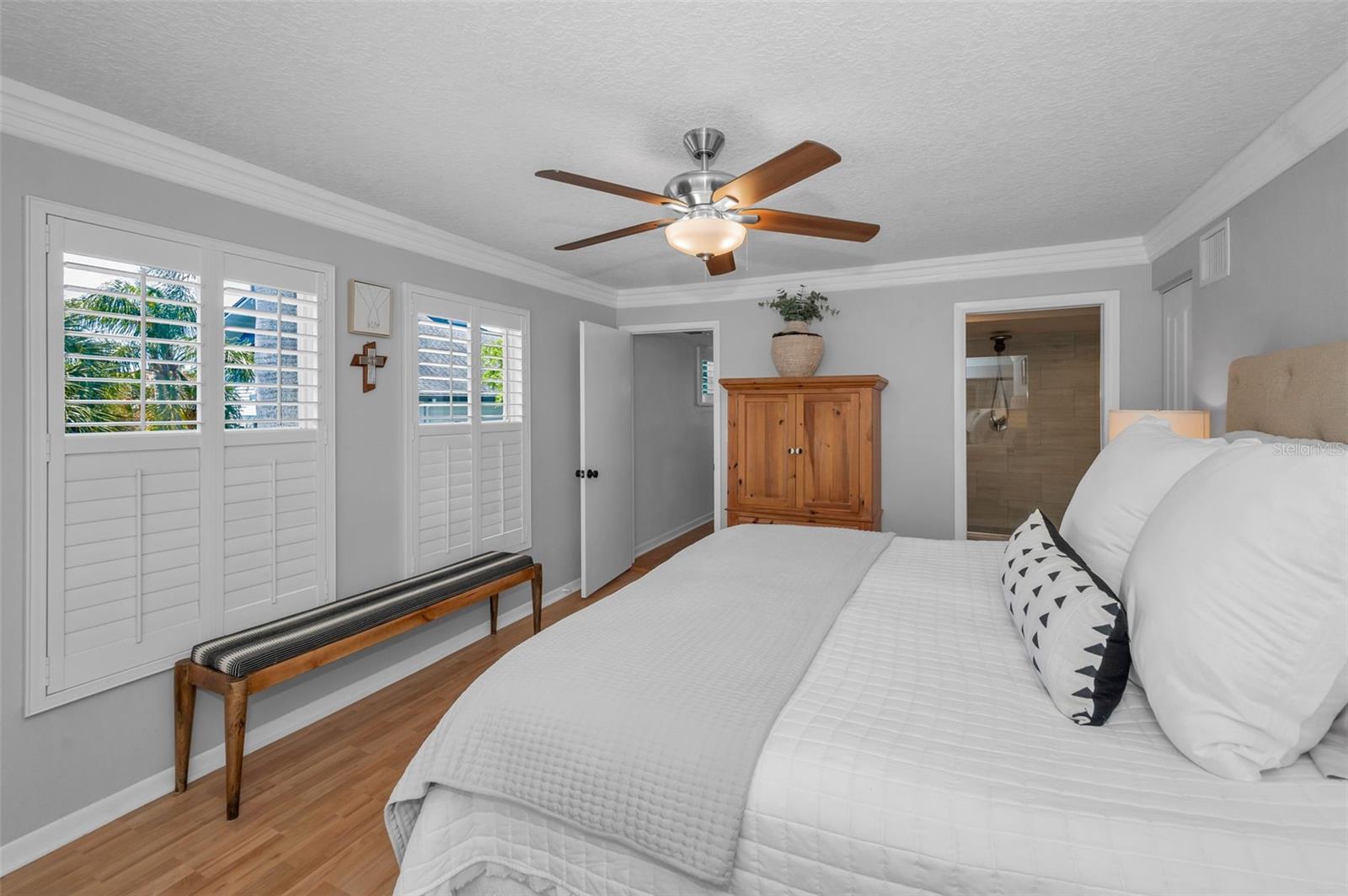 610 SHORE DR E, OLDSMAR, FL, 34677
