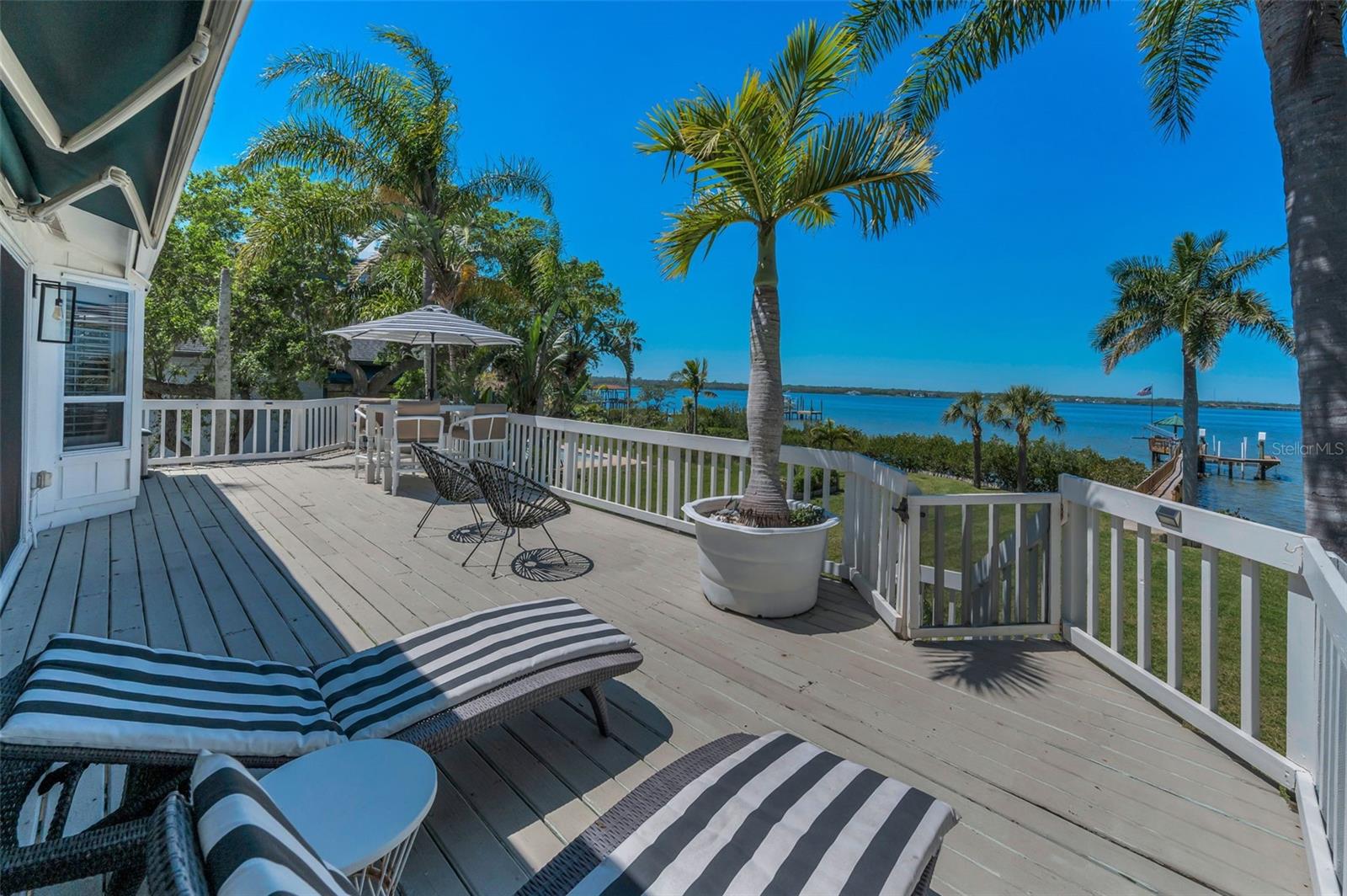 610 SHORE DR E, OLDSMAR, FL, 34677