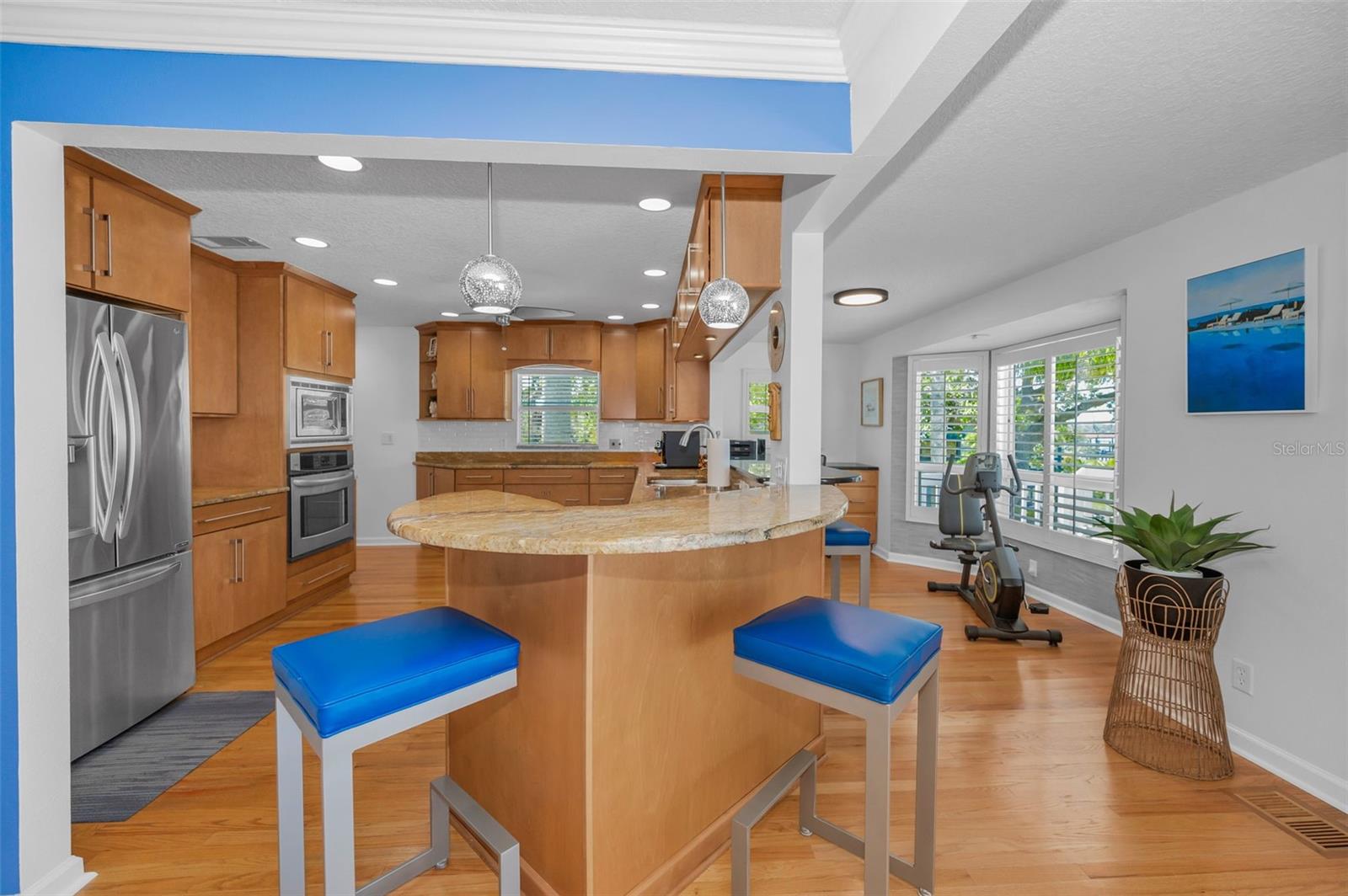 610 SHORE DR E, OLDSMAR, FL, 34677