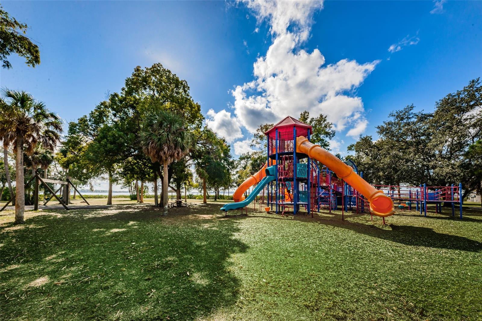 610 SHORE DR E, OLDSMAR, FL, 34677