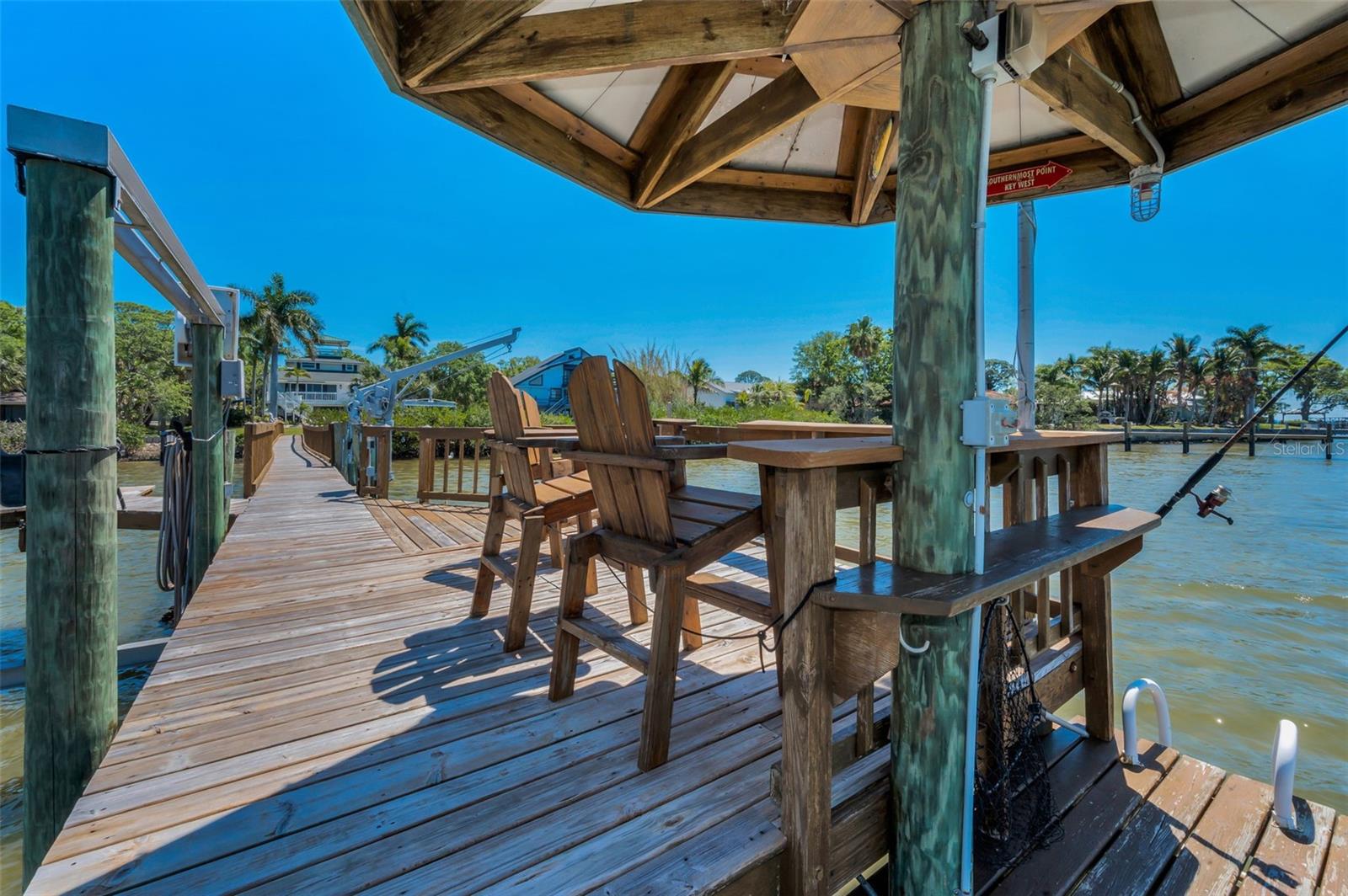 610 SHORE DR E, OLDSMAR, FL, 34677