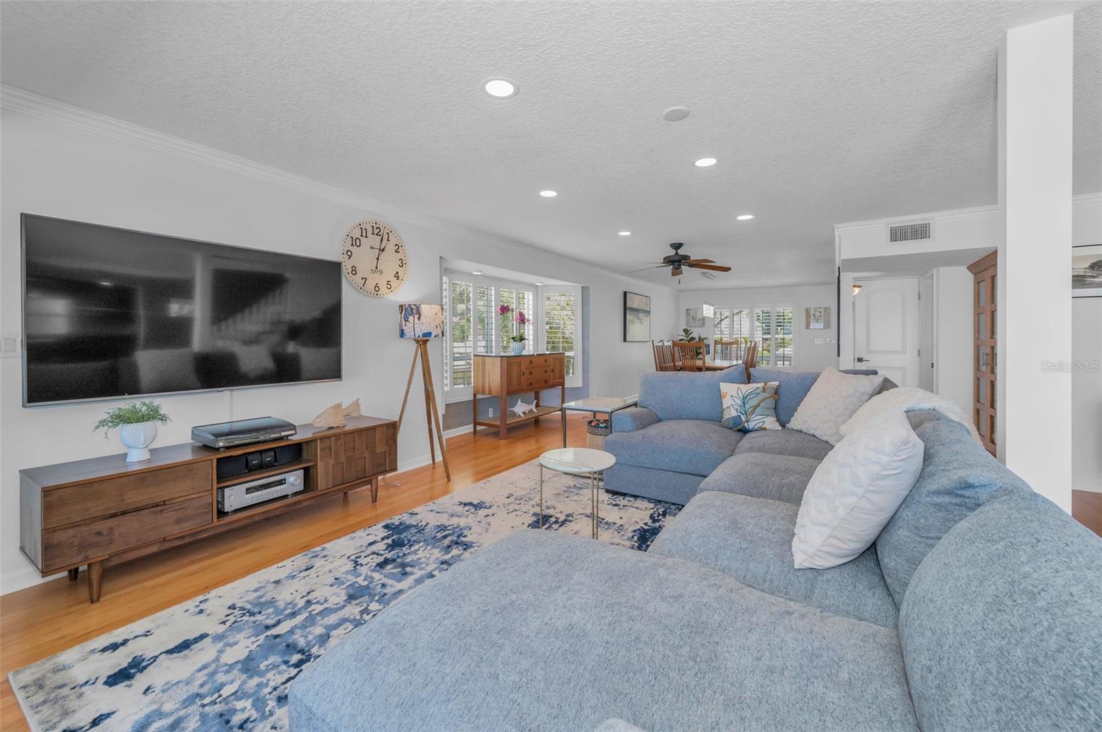 610 SHORE DR E, OLDSMAR, FL, 34677