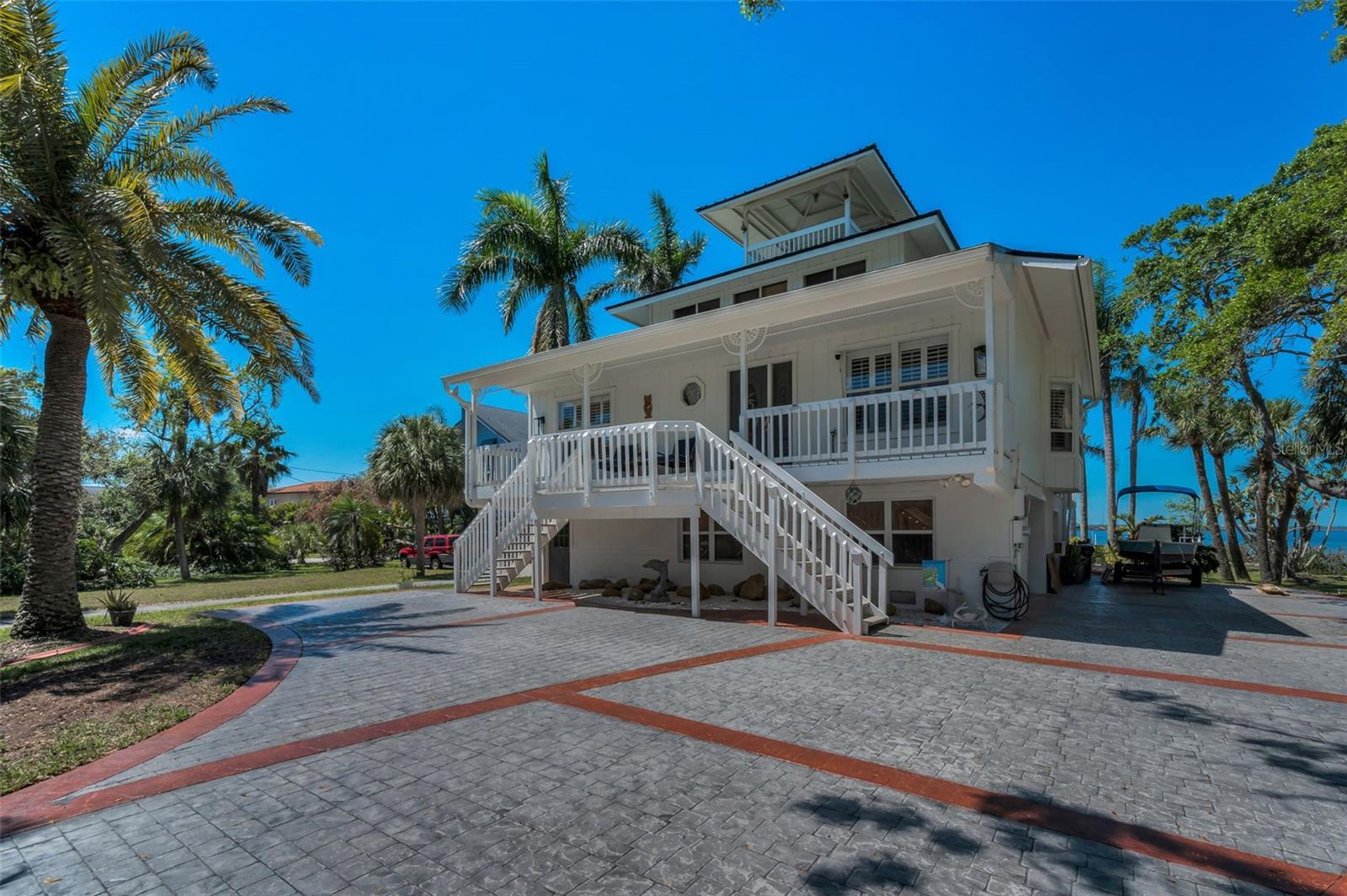 610 SHORE DR E, OLDSMAR, FL, 34677
