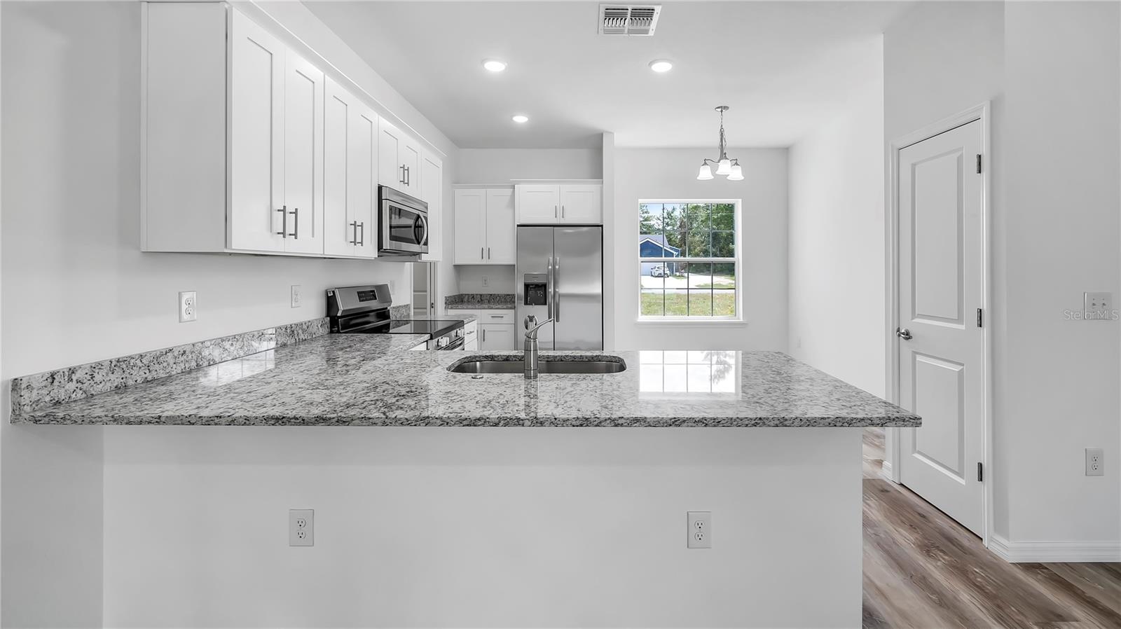 40580 E 1ST AVE, UMATILLA, FL, 32784