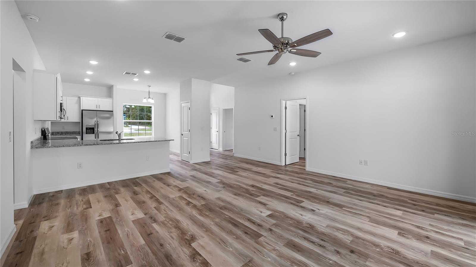 40580 E 1ST AVE, UMATILLA, FL, 32784