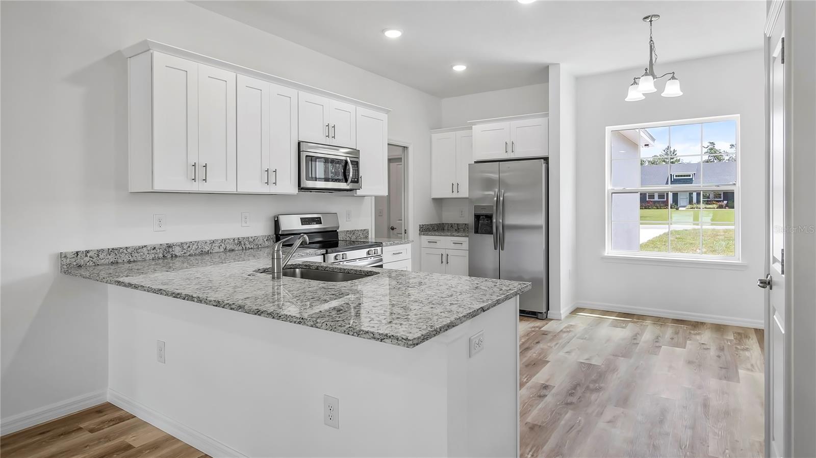 40580 E 1ST AVE, UMATILLA, FL, 32784