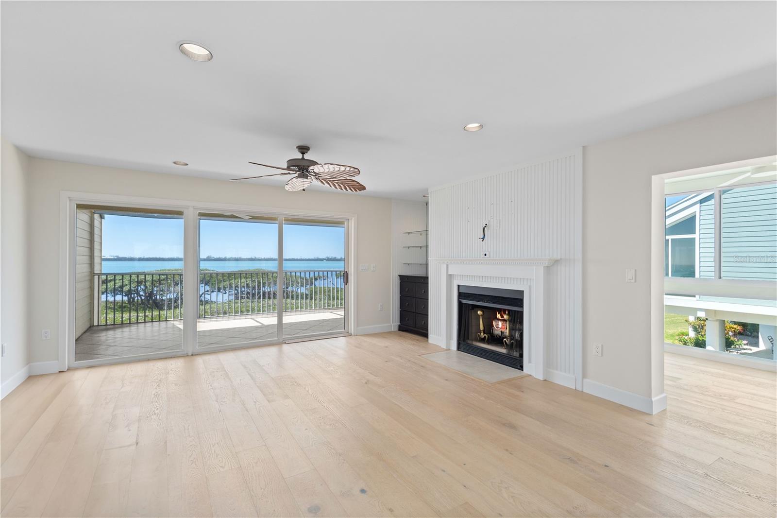 71 TIDY ISLAND BLVD, BRADENTON, FL, 34210