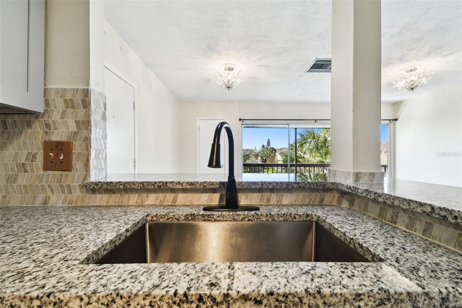 3828 N LAKE DR #114, TAMPA, FL, 33614