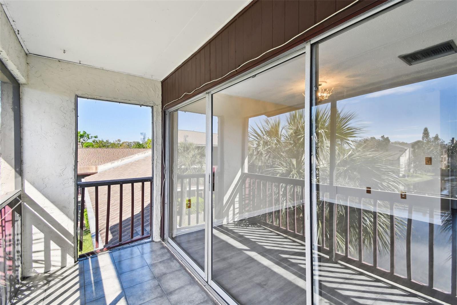 3828 N LAKE DR #114, TAMPA, FL, 33614