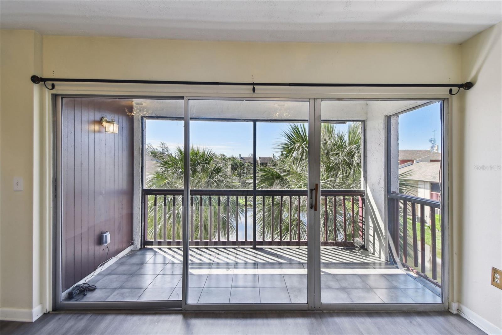 3828 N LAKE DR #114, TAMPA, FL, 33614